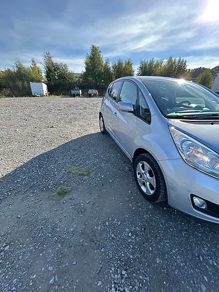 Kia Venga 2012 photo 3