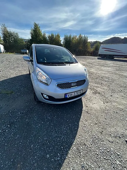 Kia Venga 2012 photo 2