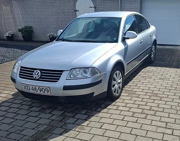Volkswagen Passat 2004 photo 2