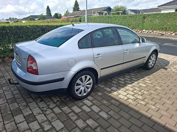 Volkswagen Passat 2004 photo 3