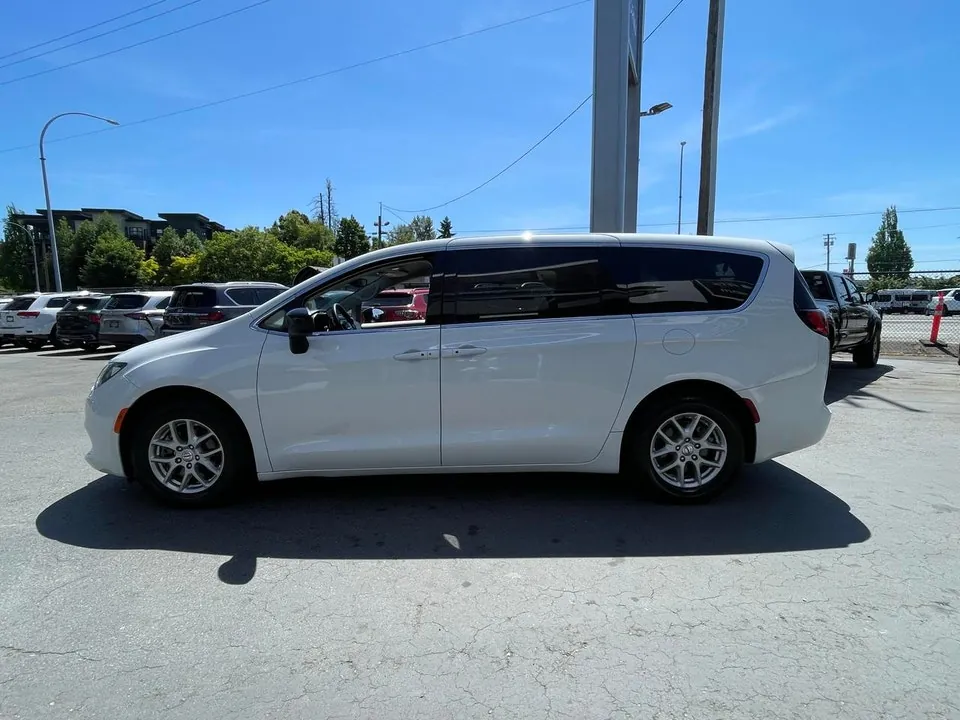 Chrysler Grand Caravan 2024 photo 4