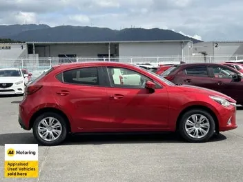 Mazda Demio 2015 photo 4