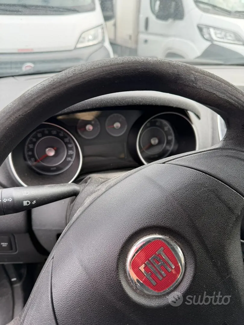 Fiat Punto 2013 photo 5