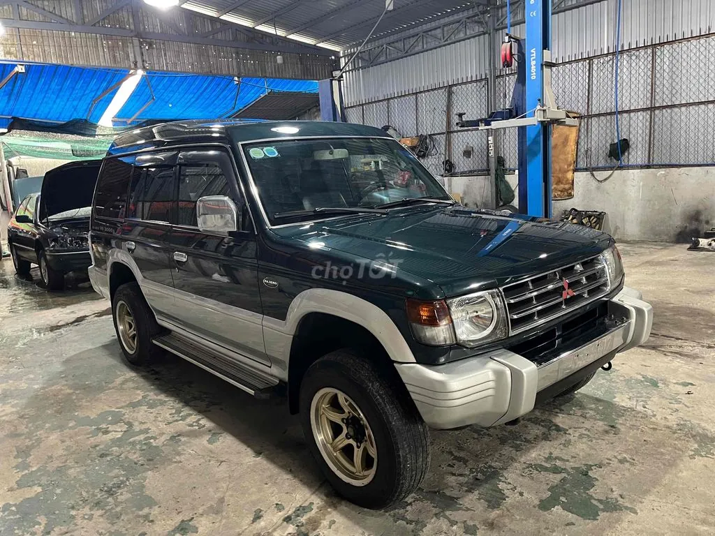 Mitsubishi Pajero 2005 photo 2