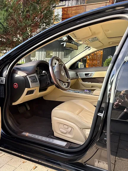 Jaguar Xf 2012 photo 2