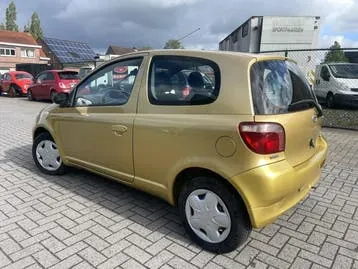 Toyota Yaris 2000 photo 3