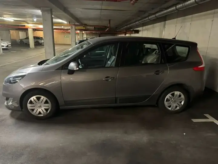 Renault Grand Scénic 2013 photo 2