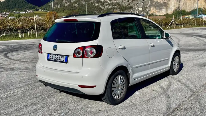 Volkswagen Golf 2012 photo 3
