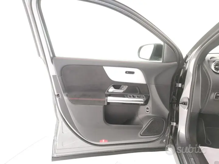 Mercedes-Benz Gla 2025 photo 5