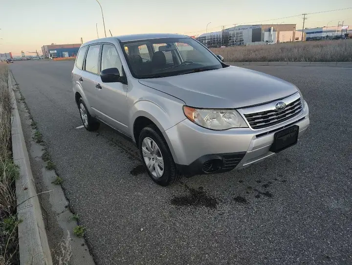 Subaru Forester 2010 photo 2