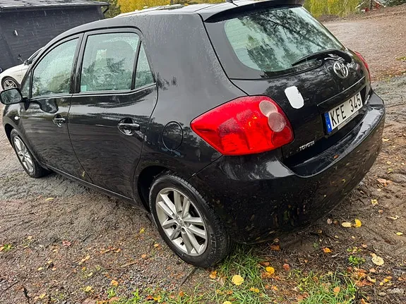 Toyota Auris 2009 photo 5
