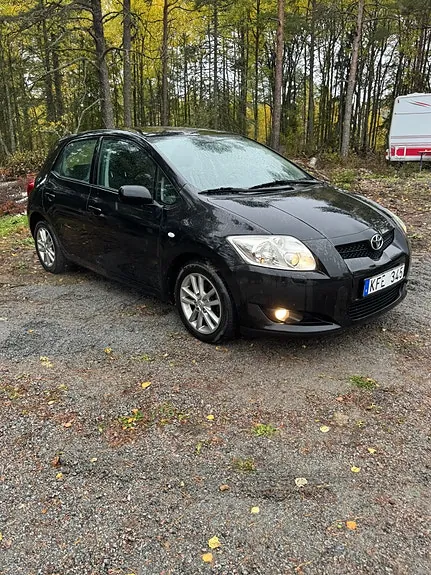 Toyota Auris 2009 photo 2