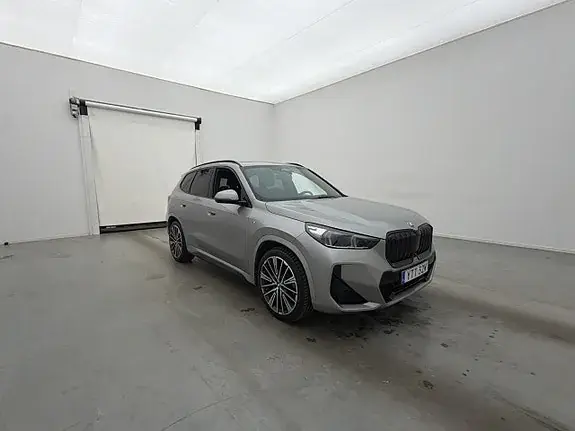 BMW Ix1 2023 photo 3
