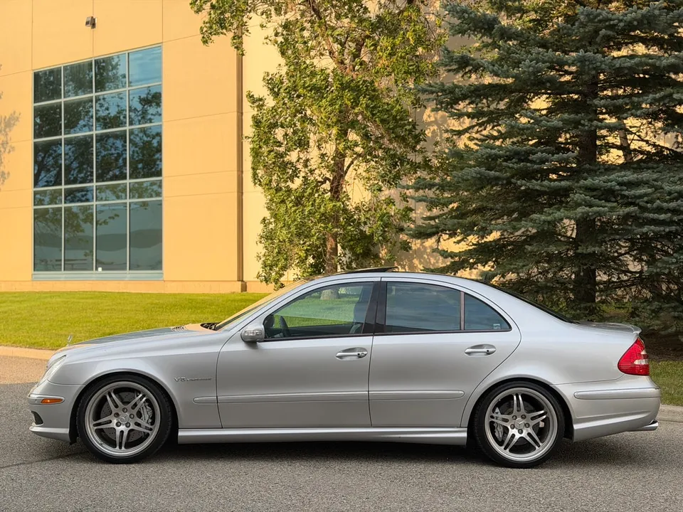 Mercedes-Benz E-Class 2004 photo 2