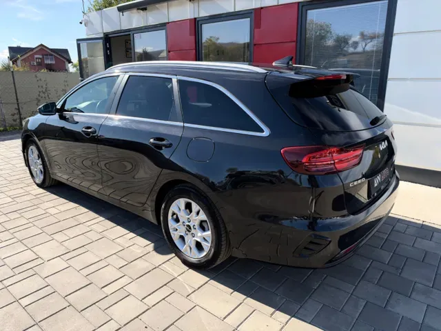 Kia Ceed Sw 2022 photo 3