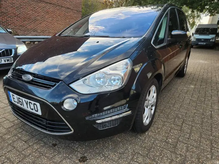 Ford S-Max 2011 photo 3