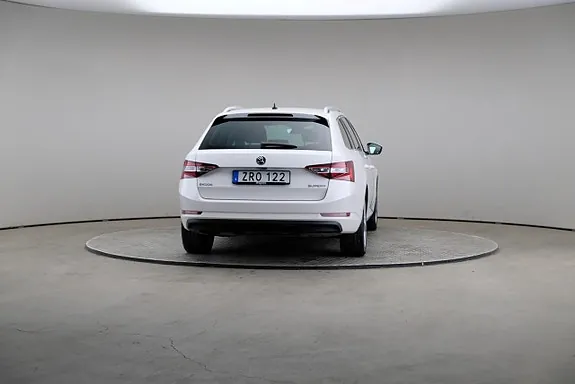 Skoda Superb 2019 photo 5