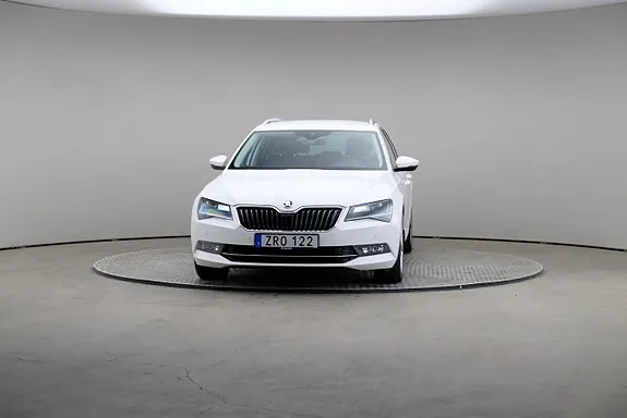 Skoda Superb 2019 photo 3
