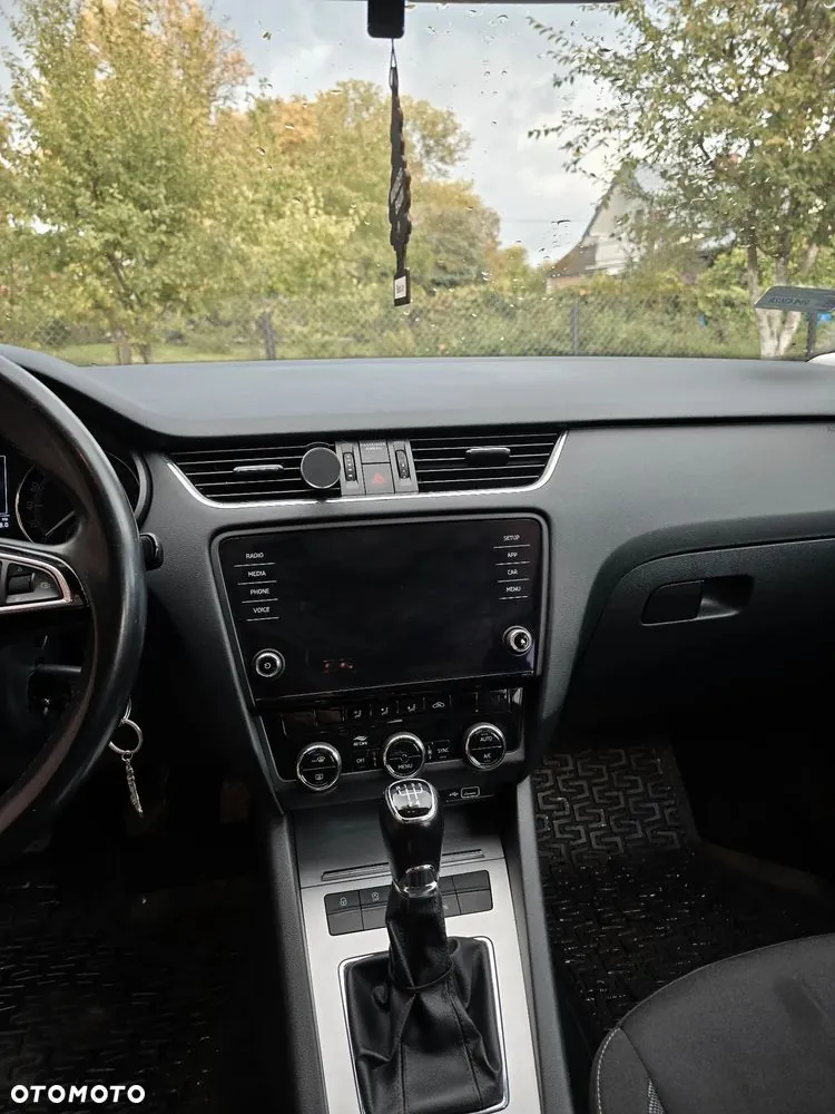 Skoda Octavia 2019 photo 2