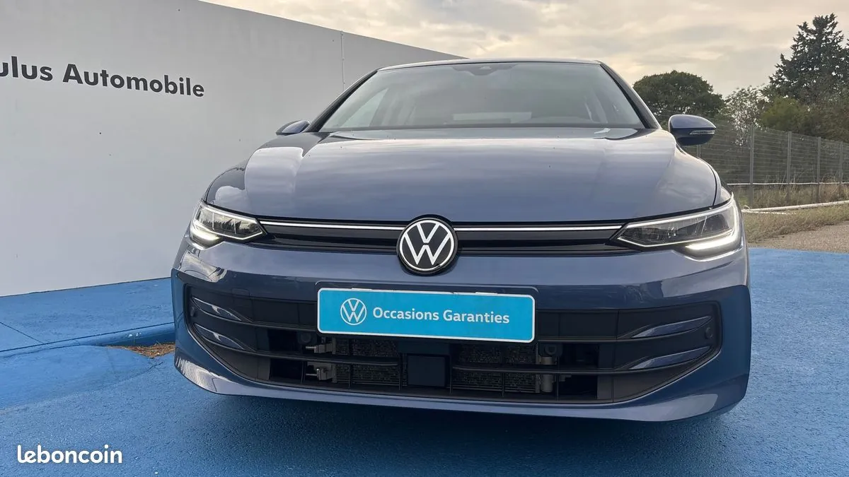 Volkswagen Golf 2025 photo 2