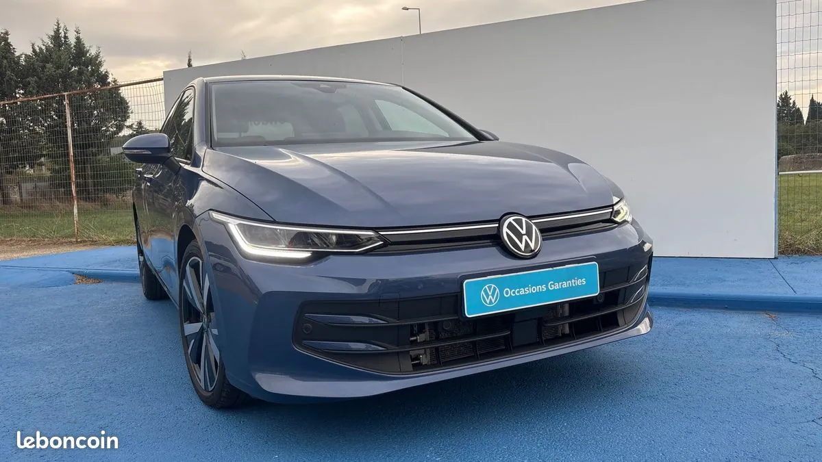 Volkswagen Golf 2025 photo 5