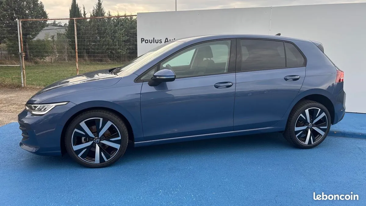 Volkswagen Golf 2025 photo 3