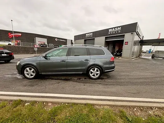Volkswagen Passat 2011 photo 4