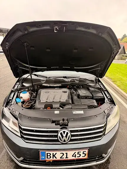 Volkswagen Passat 2011 photo 5