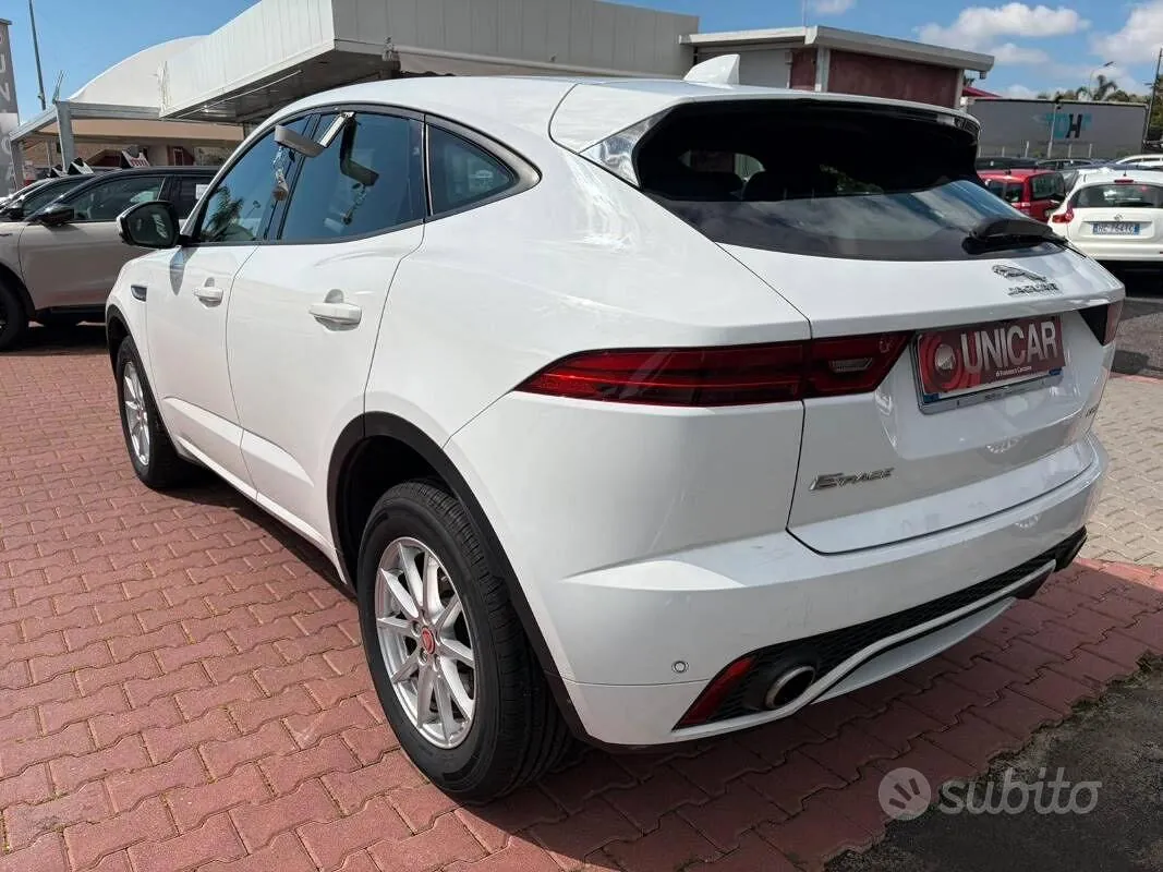 Jaguar E-Pace 2018 photo 4