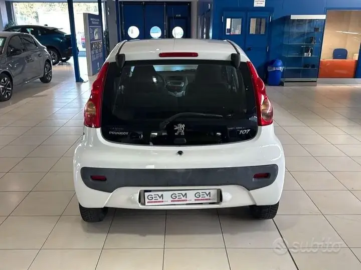 Peugeot 107 2010 photo 4
