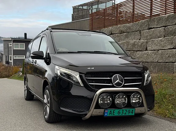 Mercedes-Benz V300 D 2022 photo 2