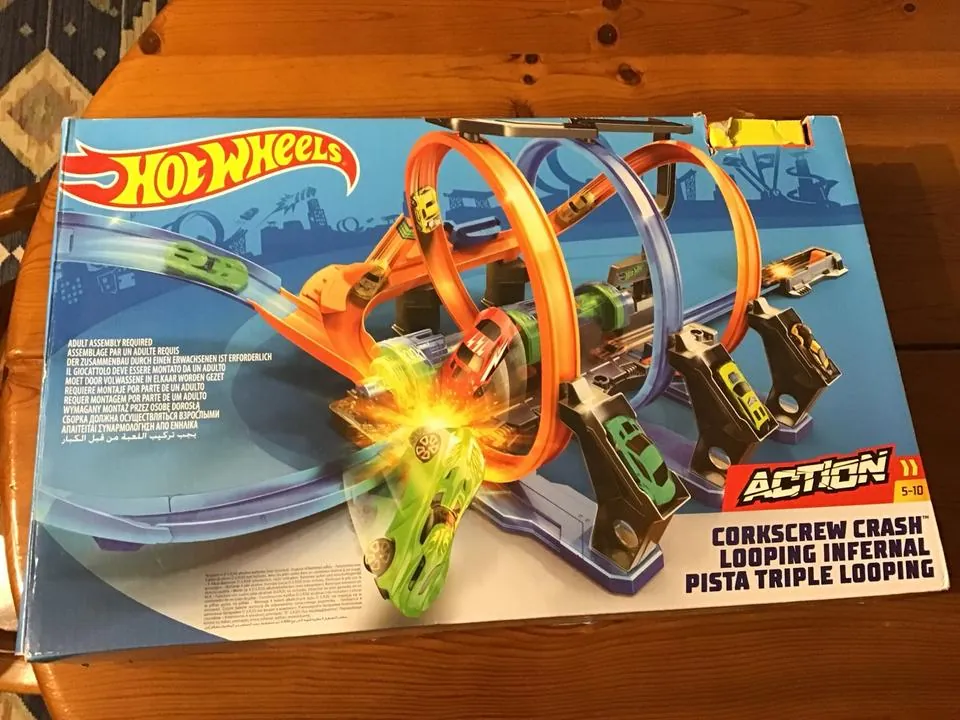 Hot Wheels Corkscrew Crash (Pista Triple Looping)