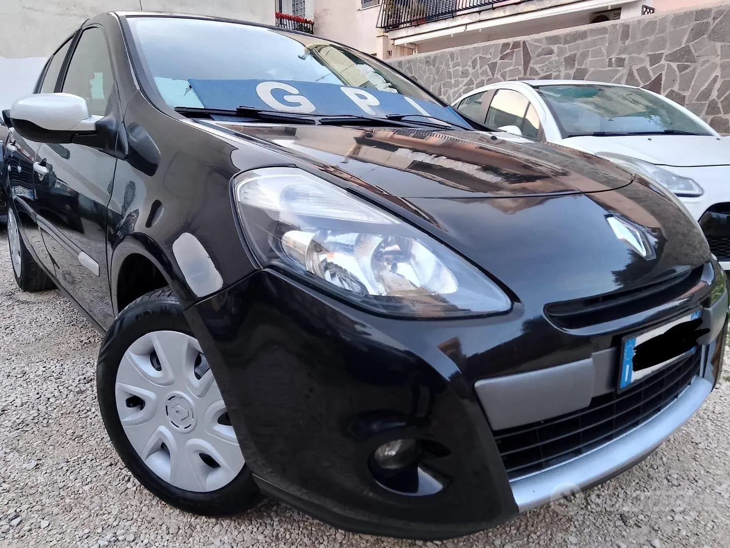 Renault Clio 2011 photo 2