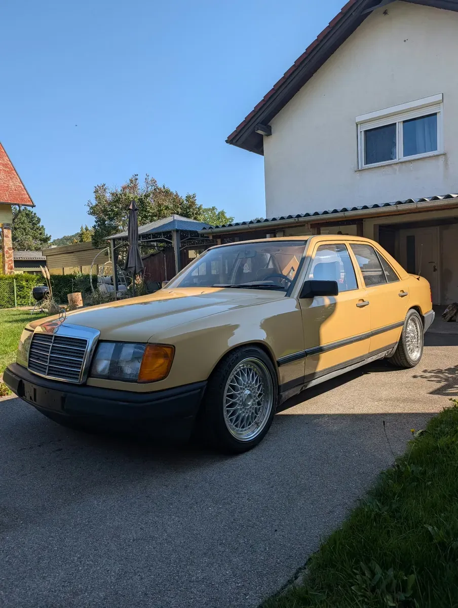 Mercedes-Benz C-Class 1984 photo 2