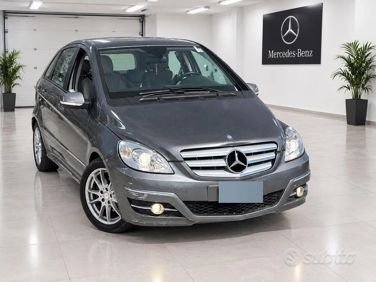 Mercedes-Benz B-Class 2010 photo 2