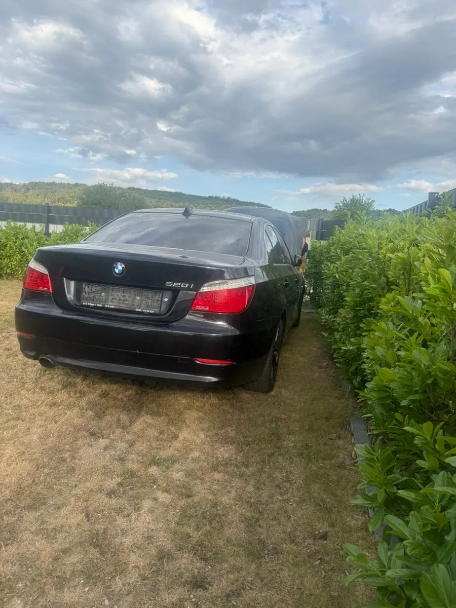 BMW 5 Series 2008 photo 2