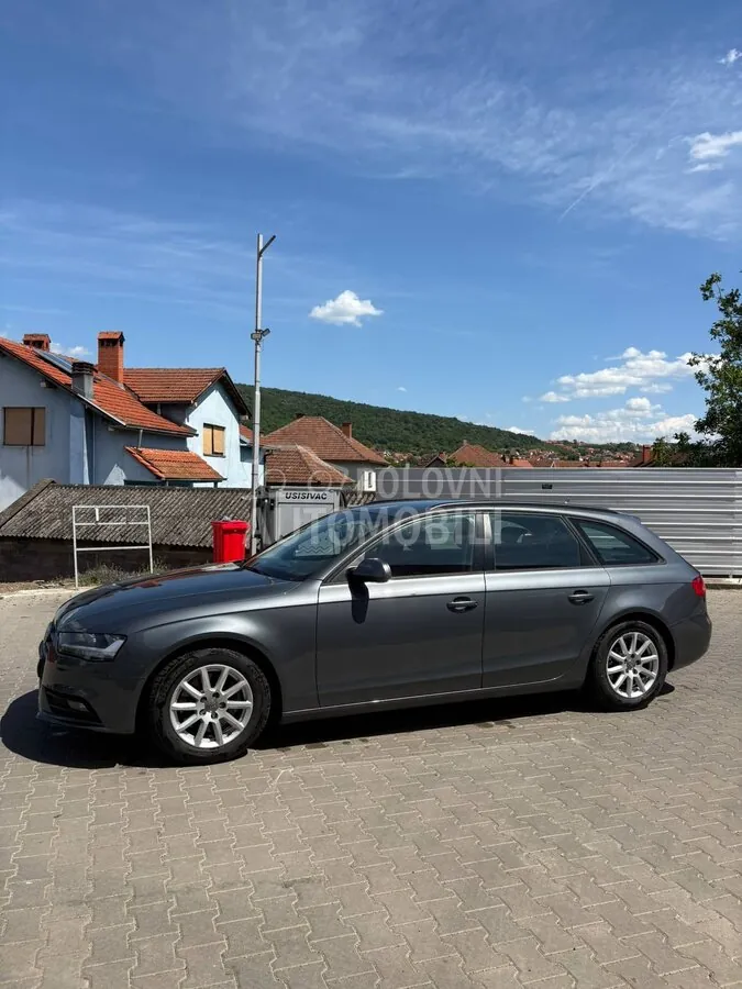 Audi A4 2012 photo 4