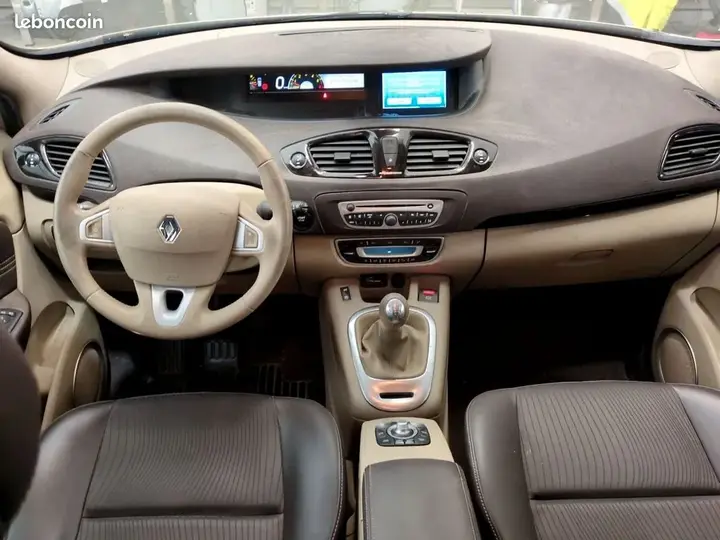 Renault Megane 2011 photo 3
