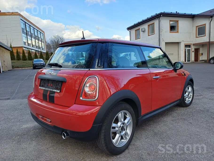 Mini One 2013 photo 4