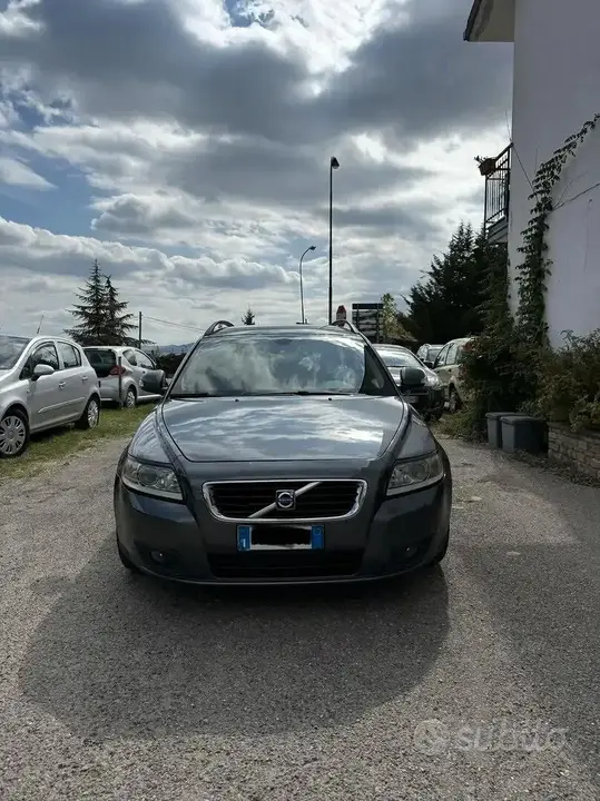 Volvo V50 2010 photo 2
