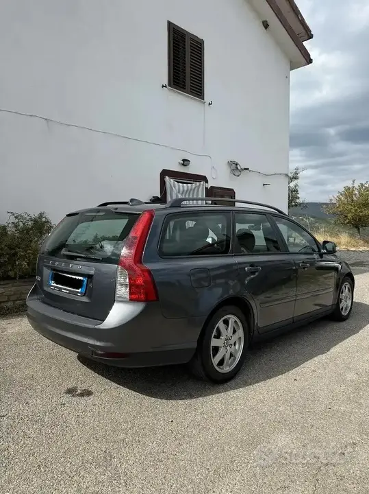 Volvo V50 2010 photo 4