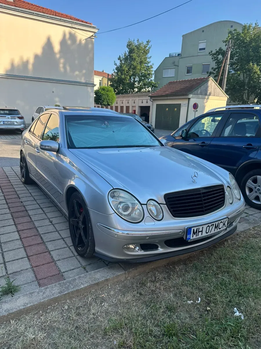 Mercedes-Benz Eklasse 2002 photo 3
