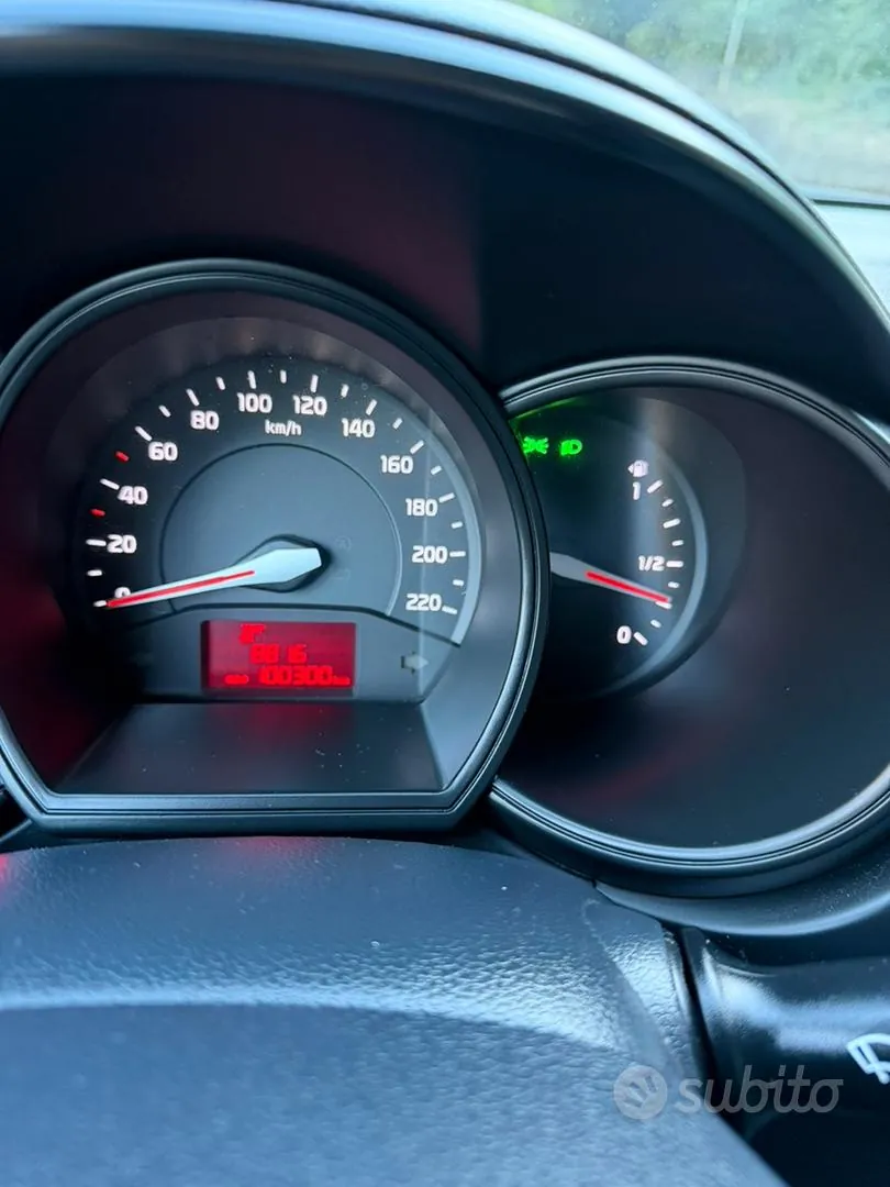 Kia Rio 2012 photo 2