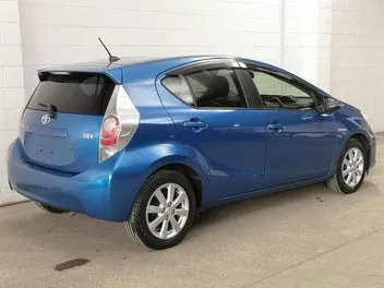 Toyota Aqua 2014 photo 3
