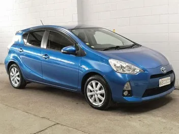 Toyota Aqua 2014 photo 2