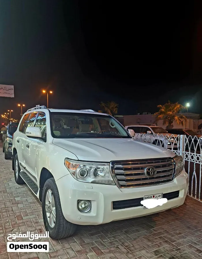 Toyota Land Cruiser Gxr 2013 photo 3