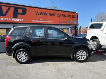 Mahindra Xuv500 2016 photo 4