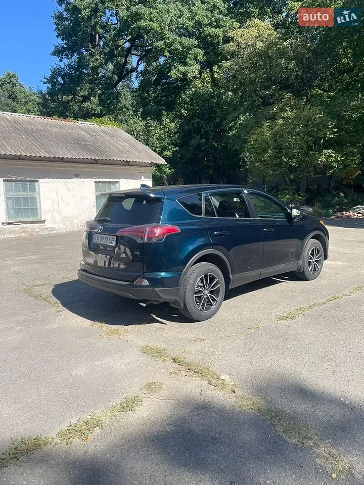 Toyota Rav4 2018 photo 4