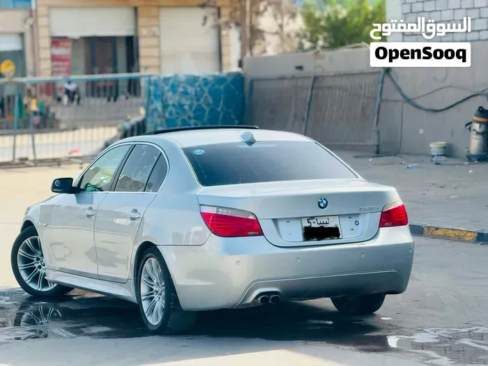 BMW 5 Series 2010 photo 2