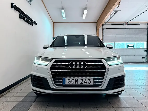Audi Q7 2016 photo 2